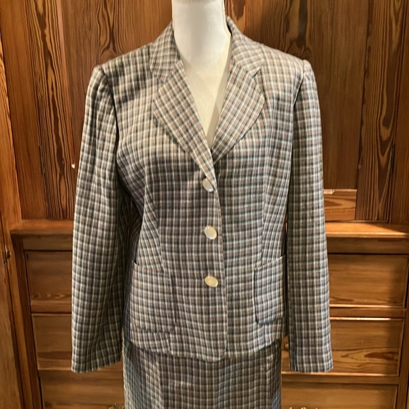 Gray skirt suit with blue orange white plaid 14 - Picture 2 of 7